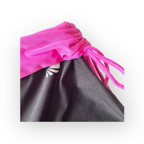 new Marika Tek ✦ Pisces Scrunch Tie Yoga Running Shorts ✦ Black + Pink ✦ Large - Picture 4 of 9